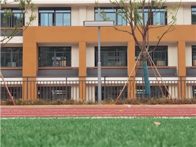 太阳GG“静音操场”场景纷纷落地，，让操场广播声音不再扰民！